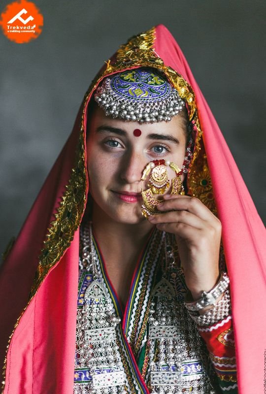 himachal pradesh ladies dress Priya on X: 