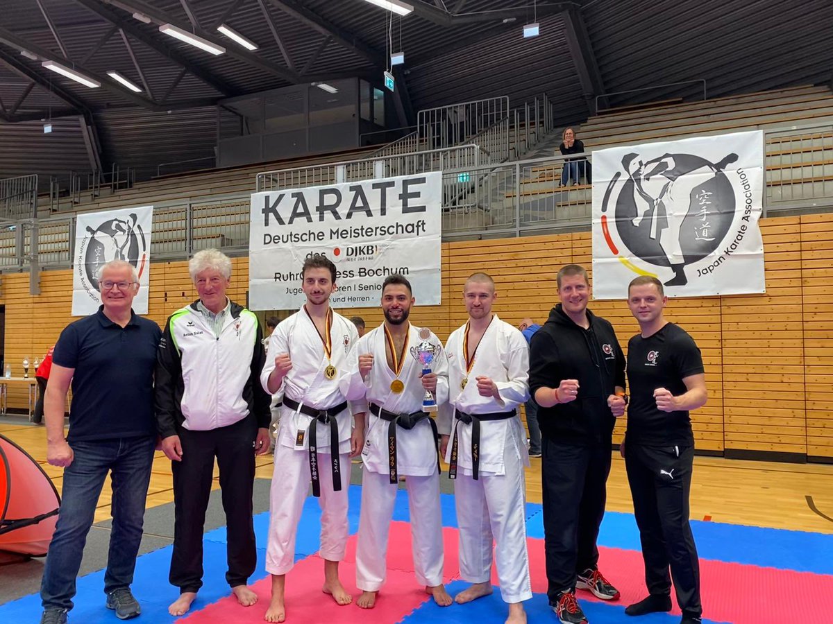 BushidoSiegen's tweet photo. Bushido Siegen#DJKB#Jka karate#Deutscher Meister Mannschaft in Einzel Kumite https://t.co/h9YVM82BFu