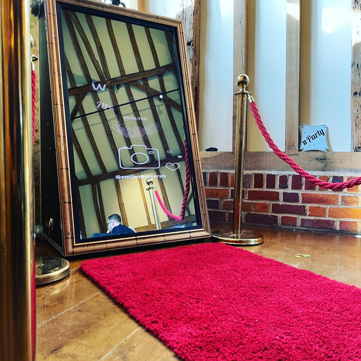 SmilesBetterPB's tweet photo. As everyone is on here tonight check out all our amazing services for your events from #photobooths to #iceCreamBike hire #flowerwalls #horseboxphotobooth #londontaxiphotobooth and a whole lot more #london and surrounding counties #essex #kent #Hertfordshire #surrey #sussex https://t.co/JLJtSc9Pui
