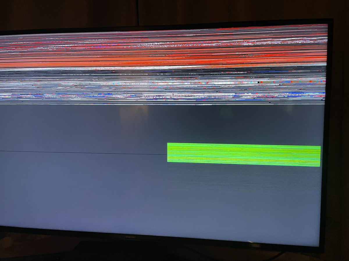 MisterLeeee's tweet photo. So the world has broken, and my Tv decides to join in too 😢 #ffs https://t.co/11YcTKoWFM