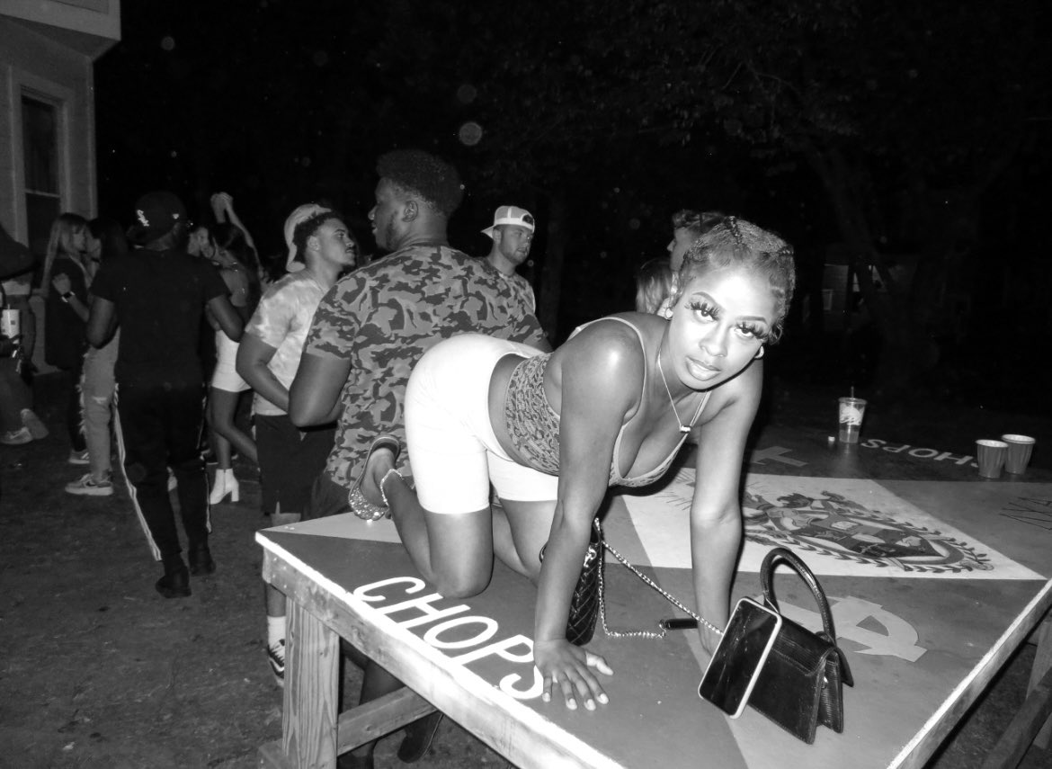 TheSummerJacobs's tweet photo. LIFE of the PARTY 🕺🏾 https://t.co/ziUpRMsuyu
