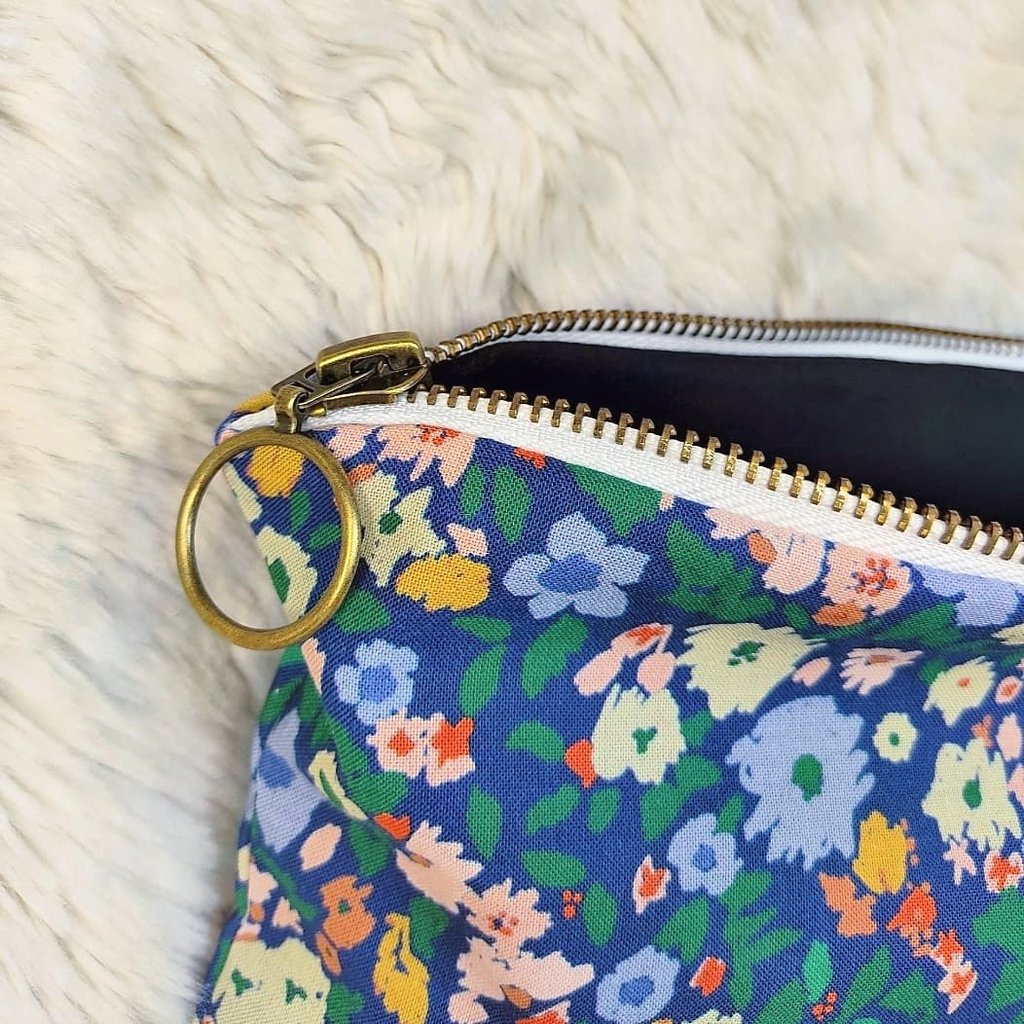 Bon bah vu que vous êtes tous là j'en profite pour faire ma pub : j'ai lancé ma ptite marque d'accessoires cousus main cet été, ça se passe sur thereselille.com et ya même un e-shop si vous avez un coup de ❤️ #instagramdown