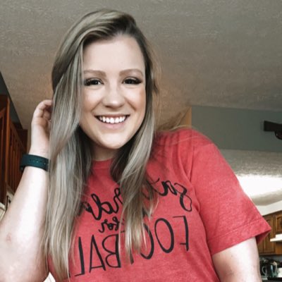 AllisonDollar's tweet photo. Since we’re all here for the moment  #NewProfilePic https://t.co/OJJx6z3qcd