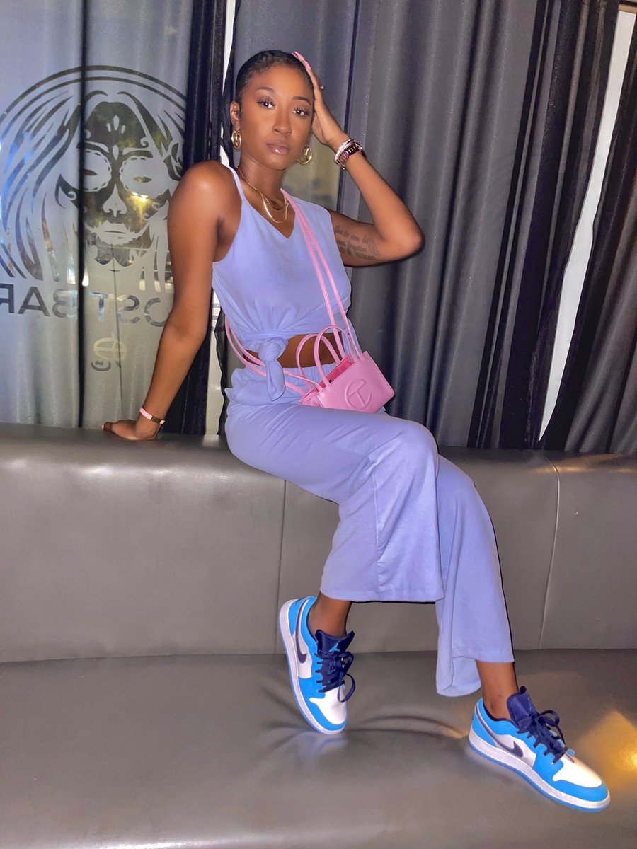 therealBarbsz's tweet photo. Baby blue but you are a baby I know, shawtyy https://t.co/LNjNBWG7CK