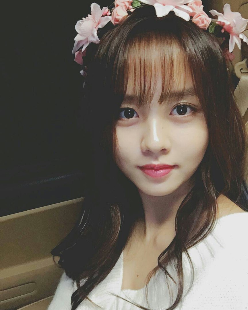 eternalduckling's tweet photo. Flower Day: I see plumerias as a wonderful flower representation of Sso. The flower represents “birth and love; spring and new beginnings.” Sso is an optimistic girl filled with love &amp; hope. She crossed many rivers &amp; climbed many hills 😌

#SsoPrettyFlower #OrisEvents #KimSoHyun https://t.co/TtBjUkqCZF