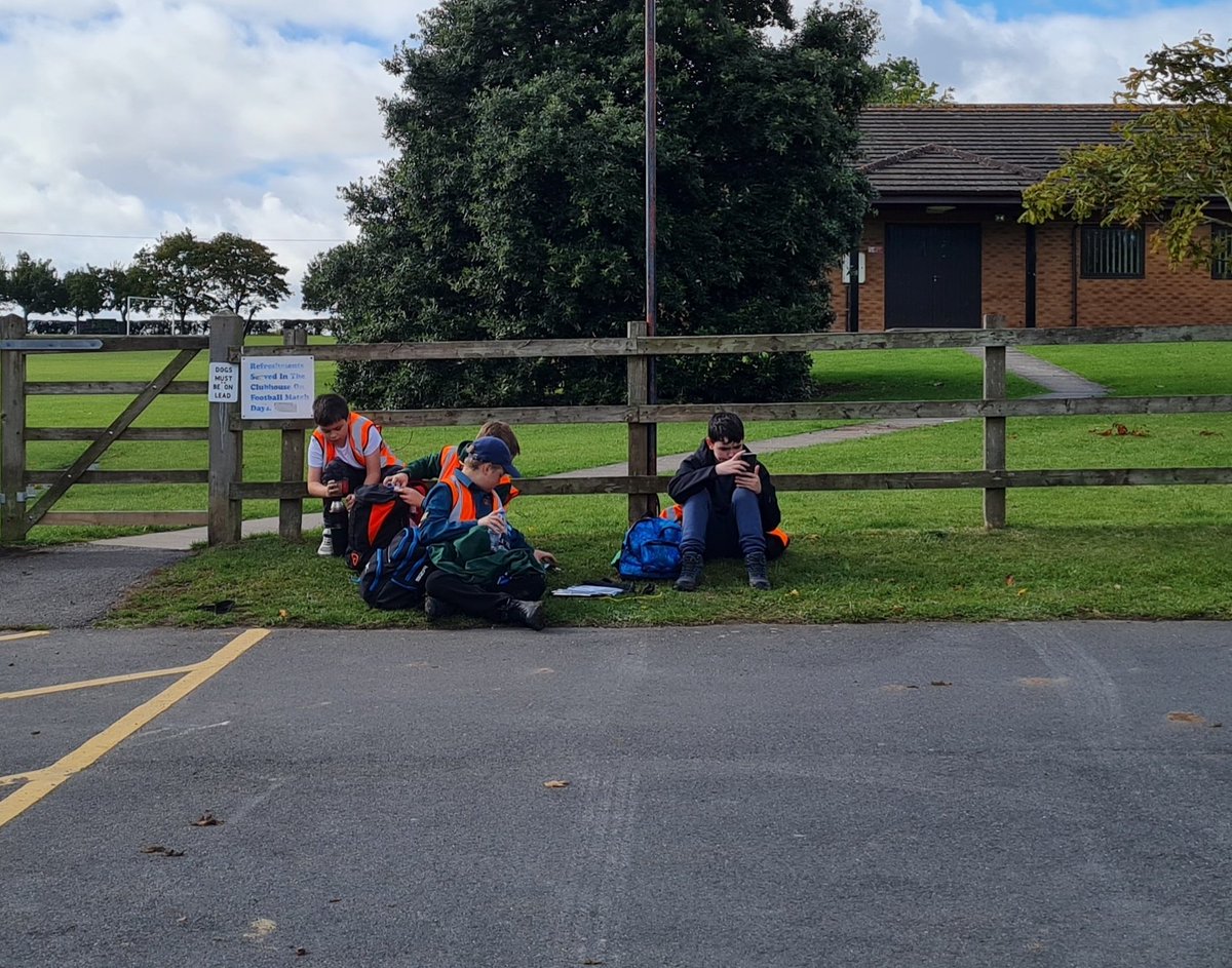 1stRedditch's tweet photo. Our Scouts had a great time over the weekend,  taking part in the Trek Challenge. Map reading,  compass skills,  teamwork and good old fresh air. You can't ask for more! https://t.co/M4jthhhpwV