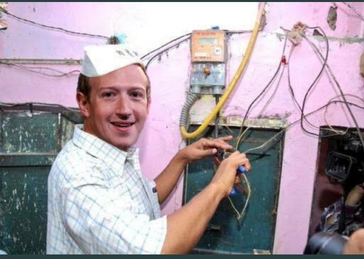 coopertechtech's tweet photo. Mark Zuckerberg fixing the WhatsApp, Instagram and Facebook crash😂😂😂 #facebookdown #WhatsApp #instagramdown https://t.co/sHkeoI1ES2