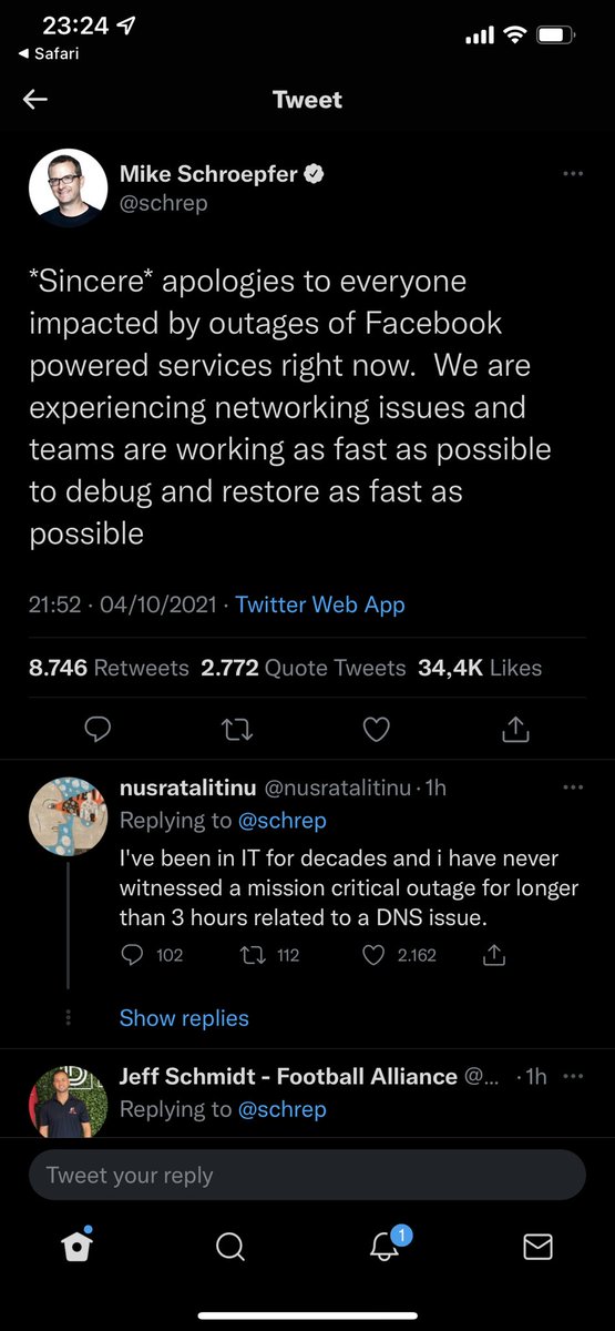 arianaspizza's tweet photo. Hope Instagram will be fixed soon Twitter is too boring lol https://t.co/7JOXJ8OAdd