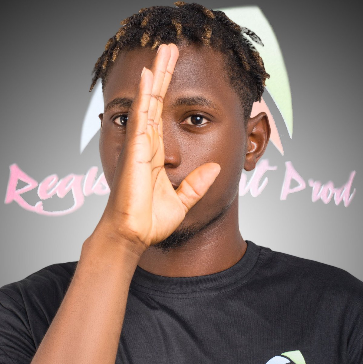 HolyOfficiel's tweet photo. #NouvellePhotoDeProfil https://t.co/WbB4nqxLCr