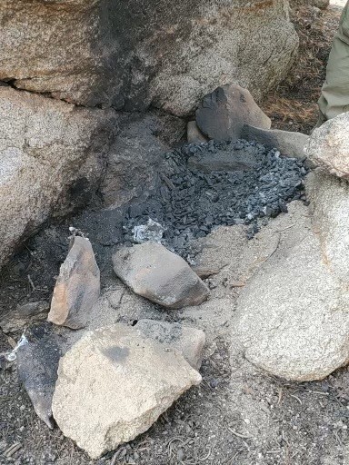 LakeTahoeUSFS's tweet photo. On 10/2, a thoughtless person violated the #CaldorFire closure &amp; built an illegal campfire which escaped &amp; started a wildfire. Fortunately the #WillowFire near Trimmer Pk was found by infrared flight &amp; extinguished before growing larger. We all need to better support fire crews! https://t.co/nsMp1F3PnM