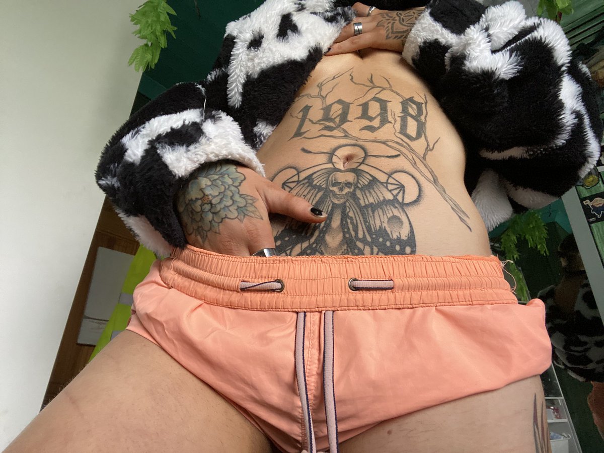 dirtythemflith's tweet photo. Bow down π€«π¦π¦π¦ #sugarbaby #SugarDaddySerious #daddy #nonbinaryslut #envy #dirtylilcunt https://t.co/1uFpuNdIMf