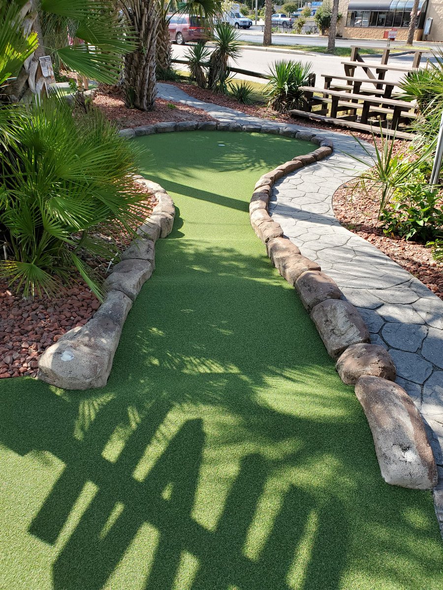 PuttingPenguin's tweet photo. A Twitter exclusive #minigolfmonday today. Hawaiian Rumble got new carpet in time for the Masters. Here's hole 1 where we started our 3 day practice journey today.
#minigolf #masters #tournament #minigolfmasters #prominigolf https://t.co/tbS9gQCzxk