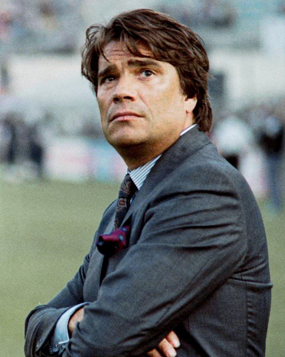 ompassion's tweet photo. Bernard Tapie est mort, vive le Boss! #PostScriptOM Lire ici notre article : https://t.co/8qHC0C7Skz #TeamOM #OM1899 https://t.co/Ik4R6Jjm45
