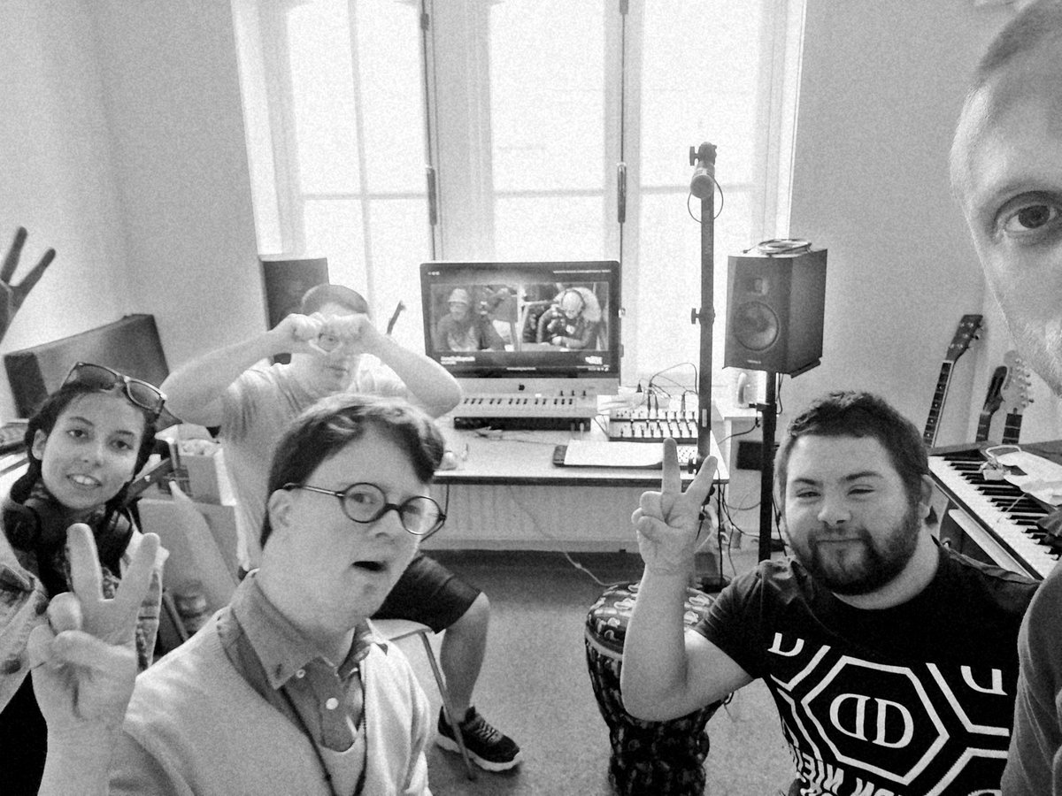 Ateliers Indigo Family on air this Wednesday at 2pm on @kiosk_radio  full support.