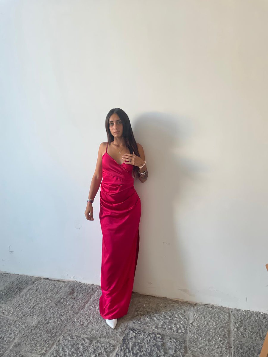 Seta per l'Abito EDA
Su misura nel colore che desideri

#abiti #abitisumisura #FashionWeek #fashiondress #handmade #dresses