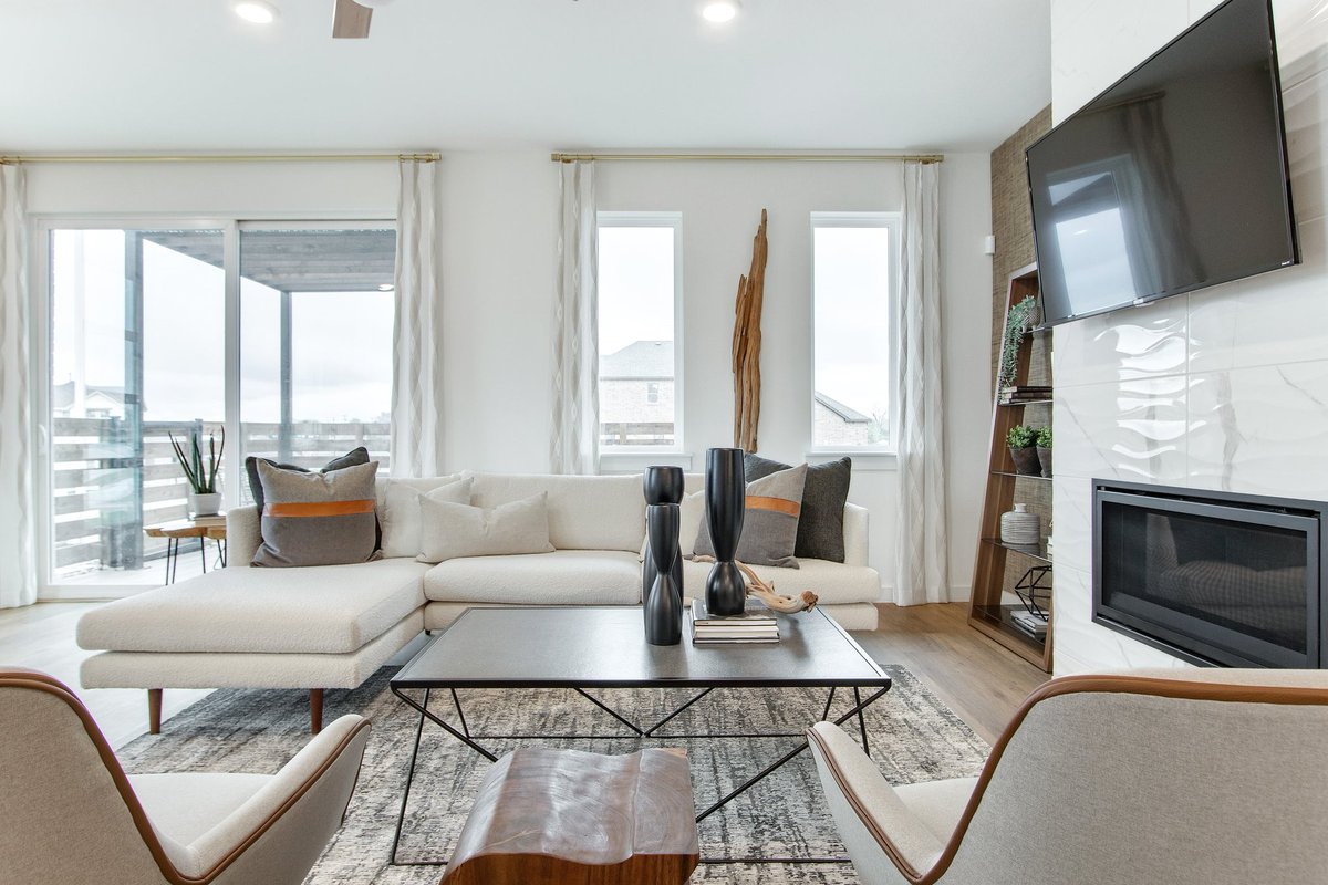 homestarstaging's tweet photo. #instagramdown & #facebookdown but you can't keep @homestarstaging down! Call 469-964-0517 for a quote! #dallashomestager #dallasstaging #dallasstager #dalllasrealestate #Dallas #staging photo @LanceUEP https://t.co/GTxfXQ04mP