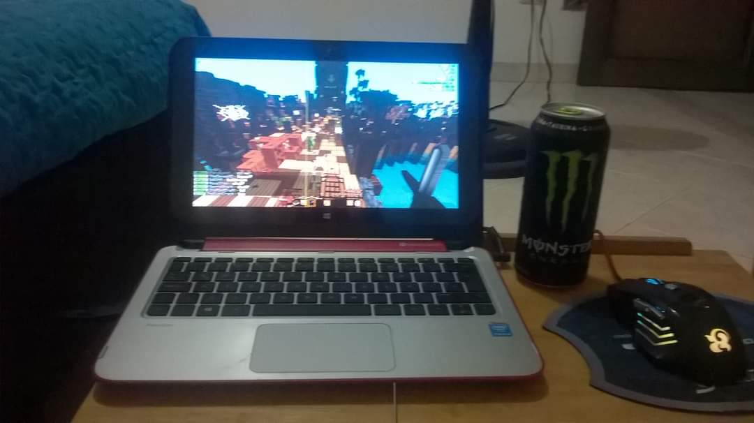 SoticoTPE's tweet photo. Pana, hace unos años jugaba en una laptop que no era mía, no tenía mesa ni silla donde estudiar o jugar y de repente hoy cuento con todo lo que siempre quise después de trabajar como cerdo y comprar de a poco las cosas y wow 🥰🥰🥰🥰🥰 https://t.co/zwgLX60aUV