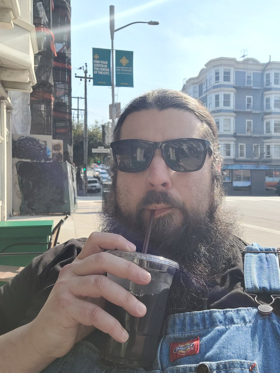 Gargotheron's tweet image. Iced coffee and Lava Java #contrary