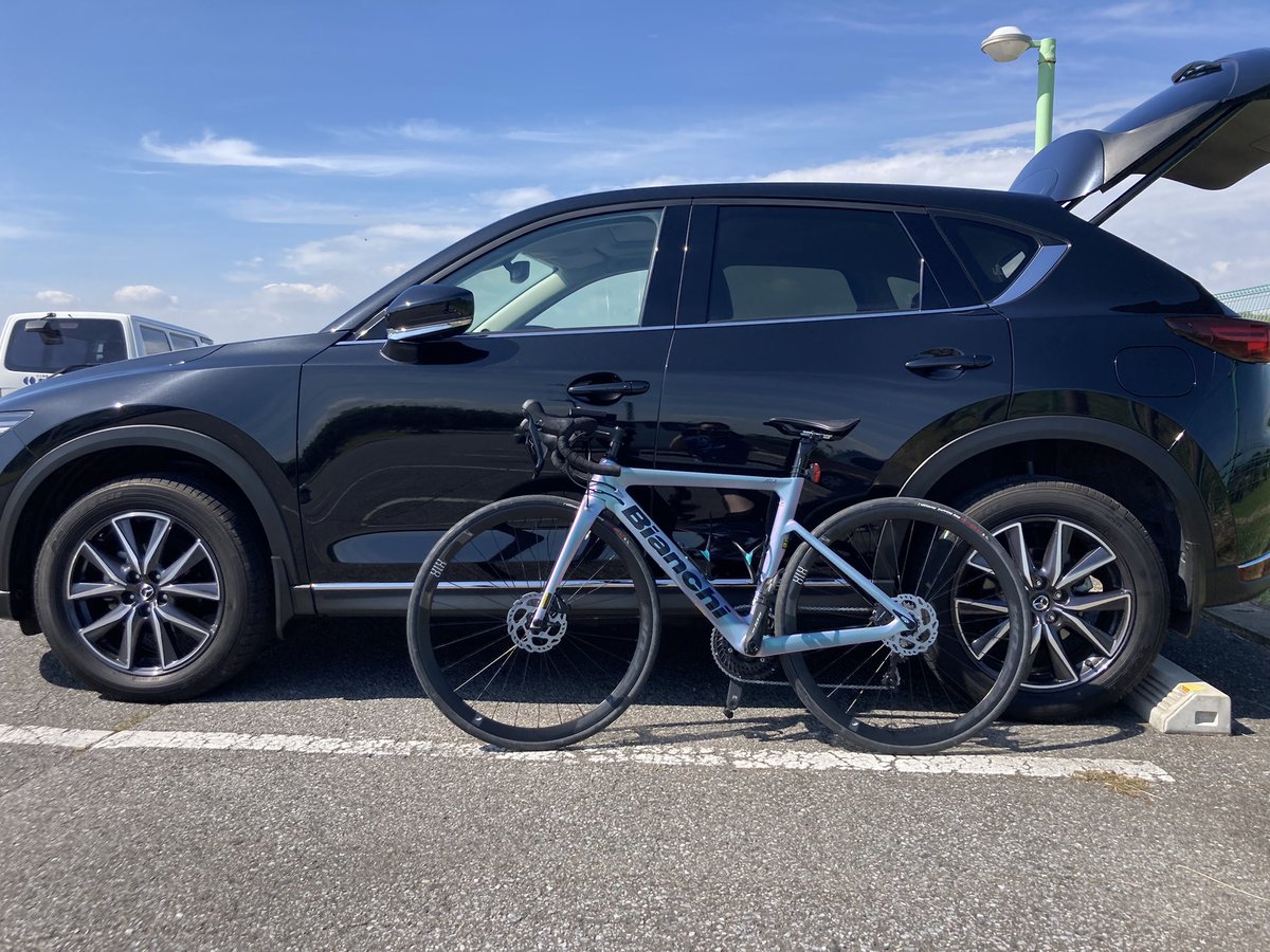 kametanku's tweet photo. 初ロードですが、自転車楽しいですねー
巡航速度が30キロぐらいで軽く漕げて、どこまでも走れそうな気分になる。
新しい相棒です。よろしく https://t.co/4L6hzmHUBX
