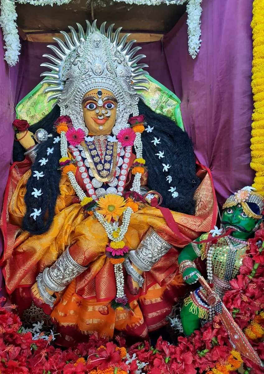 odiajagat's tweet photo. ଷୋଡଶ ଉପଚାର ବେଶଦିନାତ୍ମକ ଷଷ୍ଠ ଦିନରେ ମଙ୍ଗଳବାଗ ମା ବାସନ୍ତୀଦୁର୍ଗା ଙ୍କ " ବଗଳାମୁଖୀ " ବେଶ 🙏 🚩

ରୌପ୍ୟ ନଗର କଟକ ଦୁର୍ଗା ପୂଜା ୨୦୨୧ ❤️ https://t.co/r3rcBgTE5c