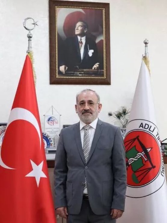 ProfAtak's tweet photo. #AyşeÖzdoğan’a cezaevinde kalabilir raporu veren Adlı Tıp Kurumu Başkanı Yalçın Büyük’ün bu ilk vukuatı değilmiş! Daha önce rahmetli Gökhan Açıkkollu ve Medeni Arifoğlu’nun raporlarında da imzası varmış! Türkiye’ye hukuk ucundan kıyısından gelsin bu adam cinayetten yargılanır! https://t.co/Lxdy7veGnd