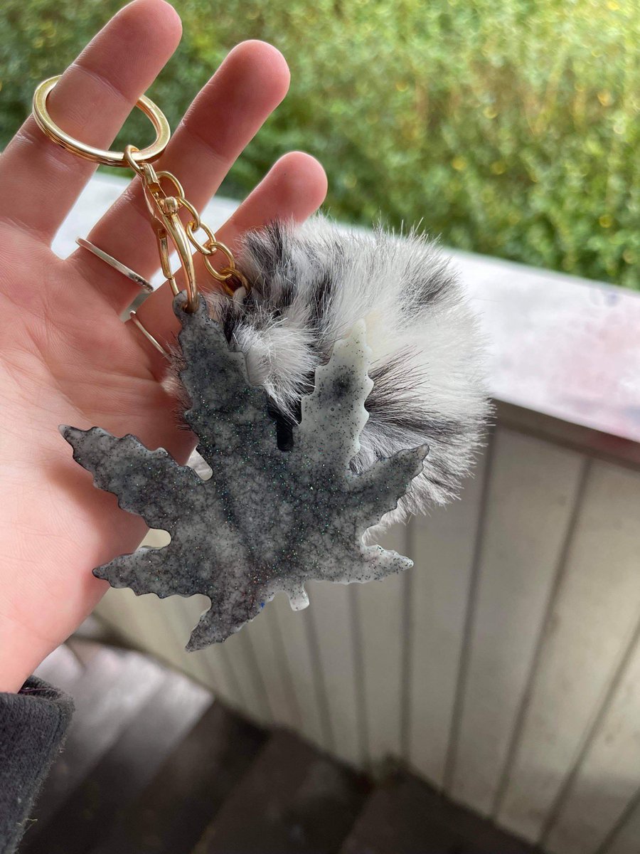 Haileylynn211's tweet photo. @Rosie I started a small business &amp; would love to send you something!! Please respond back to let me know if your interested! https://t.co/oALbzxFYpr