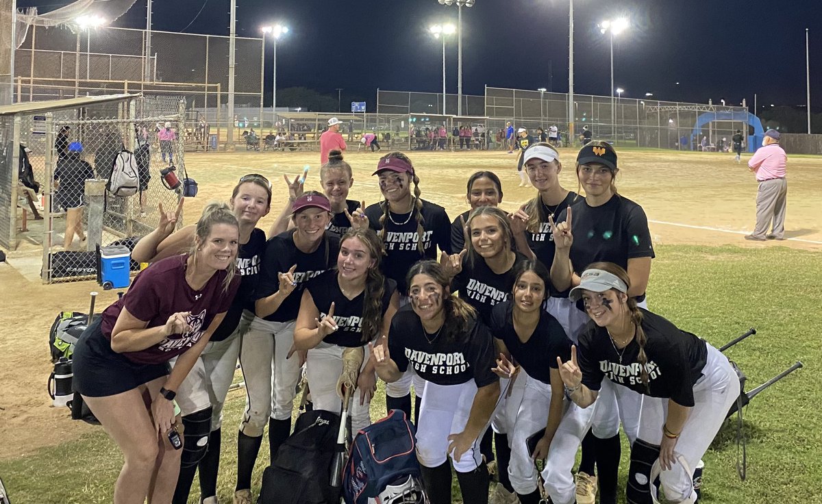 Davenport_SB's tweet photo. Loved getting to watch my girls compete and get the 7-0 win against Jefferson HS tonight! Solid pitching by @Jordyn_sb39 and @payten70969747 for the combined shutout 🥎 #BTP #bettertoday #dhswolves https://t.co/DqSNhRtCCr