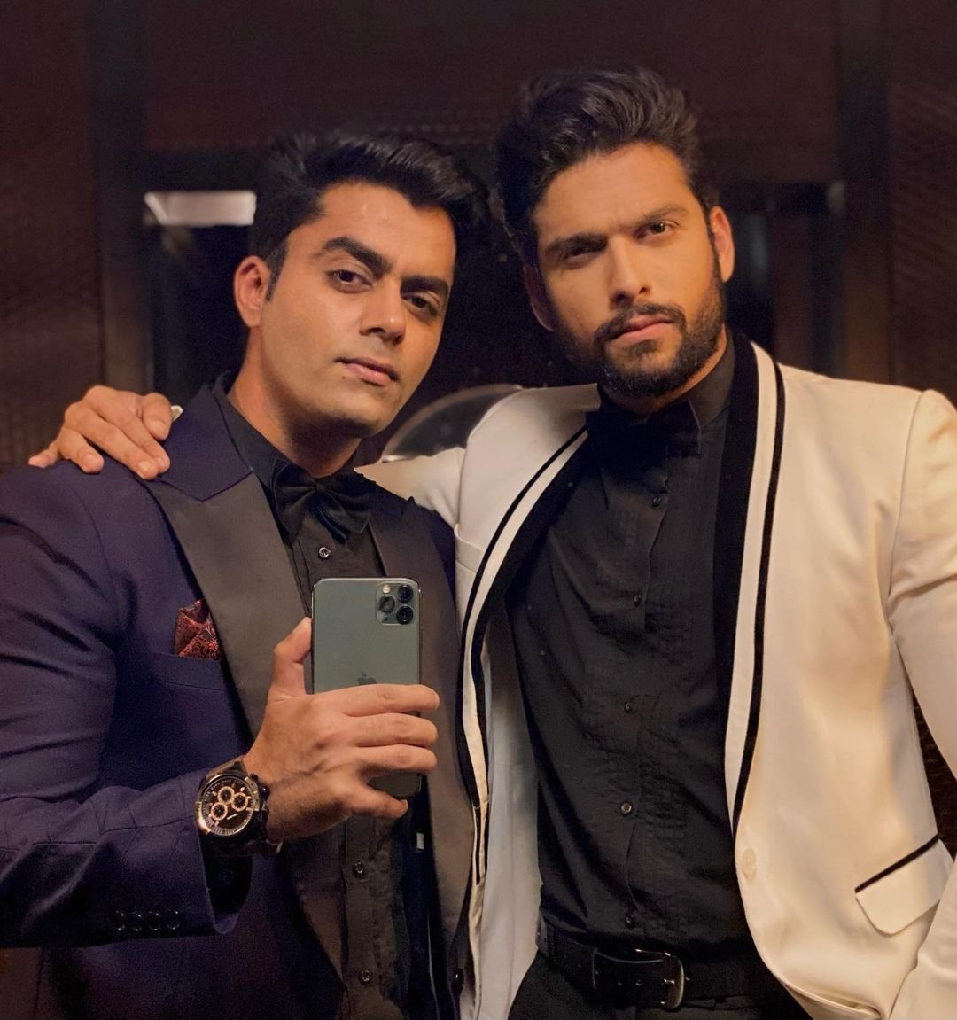 sumsukor2017's tweet photo. #MehndiHaiRachneWaali
Congrats for the best bond #farag. Excellent chemistry. MHRW HITS 200
@bamzai_himanshu @saiketanrao https://t.co/Sky5QfiLvR