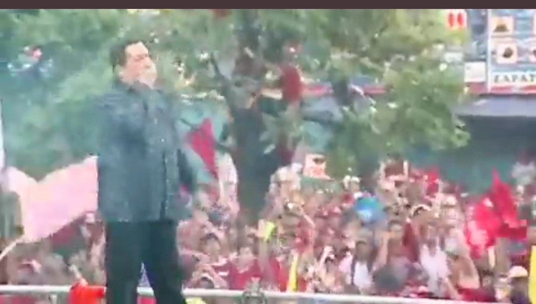 JEHYSONGUZMAN's tweet photo. Este lunes #4Oct, durante el acto de Juramentación del Comando de Campaña Aristóbulo Istúriz del municipio Libertador de Mérida,rememoramos aquel apoteósico e inolvidable cierre de campaña del comandante Hugo Chávez en 2012; hecho histórico que nos motiva a luchar por el pueblo. https://t.co/0xzWZLCCRf