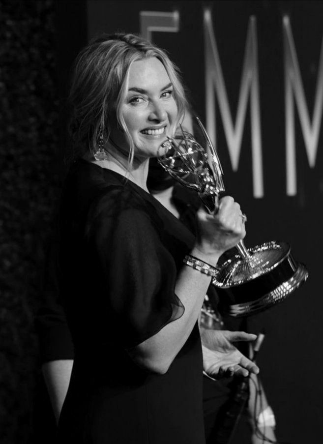 Happy birthday to this absolute legend kate winslet <3 