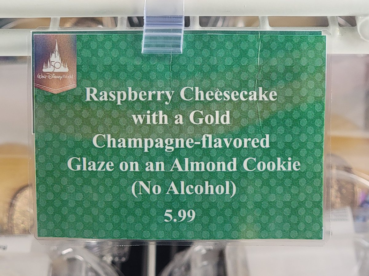 Pop_Centurion's tweet photo. So yummy &amp; not to sweet. @DisneyFoodBlog #DisneyWorld #disneyfood #disneytreats #disneyfoodie https://t.co/z2MMkro06j