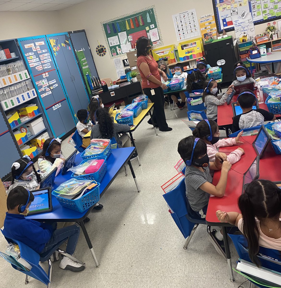 drgoffney's tweet photo. Spent the day visiting our Two-Way Dual Language Immersion classrooms with our @AldineISD multilingual leaders. Great visit to @Hinojosa_AISD - bilingual teachers teaching and students learning! #AldineForward #AldineAdelante https://t.co/MYOitsfYCK