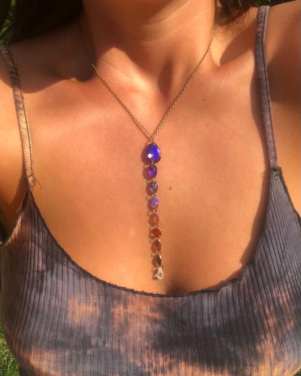 seeeedsoflife's tweet photo. ✨HALLOWEEN GIVEAWAY✨ 
there will be four separate winners
(The necklaces shown below)
RULES 
✨ FOLLOW ME
✨ RT &amp; LIKE this post
✨comment &amp; tag a friend (each friend u tag in separate entry SEPARATE COMMENTS) 
✨ for an extra 3 entries follow me on insta:  seedsoflifecrystals https://t.co/TAyojxjOEP