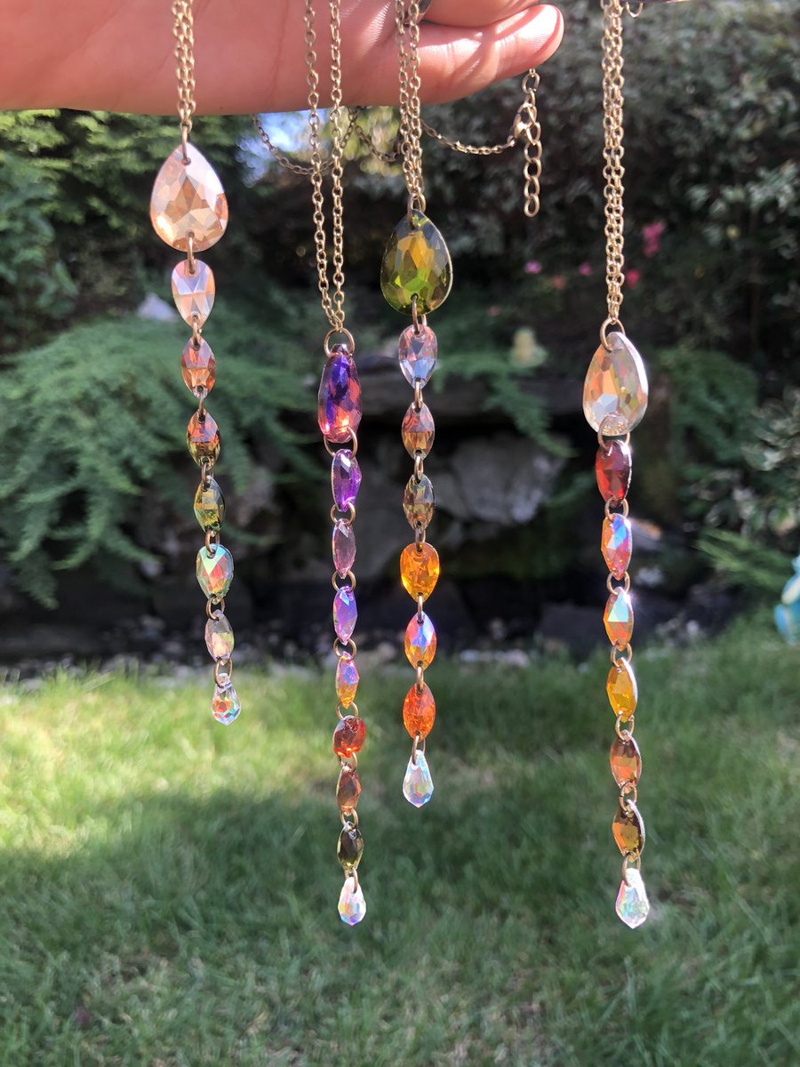 seeeedsoflife's tweet photo. ✨HALLOWEEN GIVEAWAY✨ 
there will be four separate winners
(The necklaces shown below)
RULES 
✨ FOLLOW ME
✨ RT &amp; LIKE this post
✨comment &amp; tag a friend (each friend u tag in separate entry SEPARATE COMMENTS) 
✨ for an extra 3 entries follow me on insta:  seedsoflifecrystals https://t.co/TAyojxjOEP