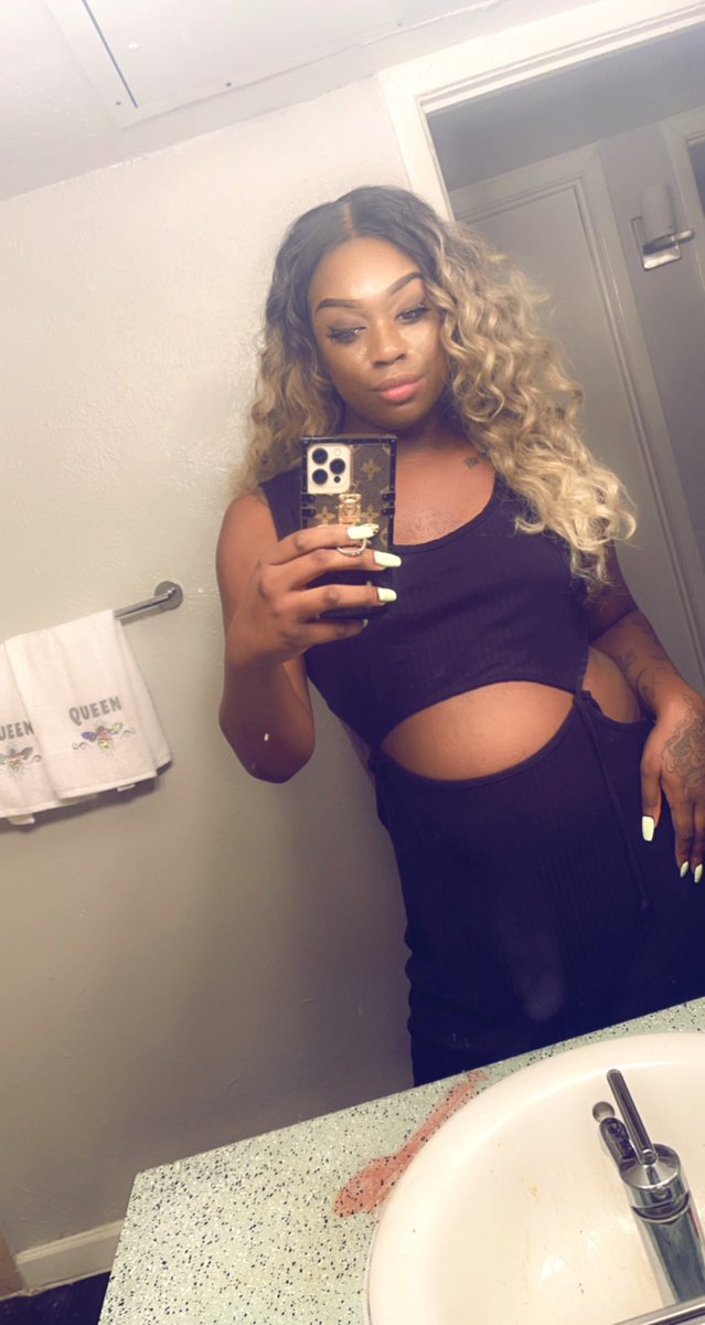 gavensbertmya's tweet photo. ✨ I’m the happiest I’ve ever been in my life 💪🏾.
&amp; I’m so excited to announce.. this is only the beginning 🖤. 
(( my sink is full of makeup GTH ! 😂 ))
✨✨
#TheeGavensbert
#MyaRay
#MyaWithDaFyia
#ClockMeInImBoutToWork
#ClockMeInImAboutToWork https://t.co/NvEbh441gQ