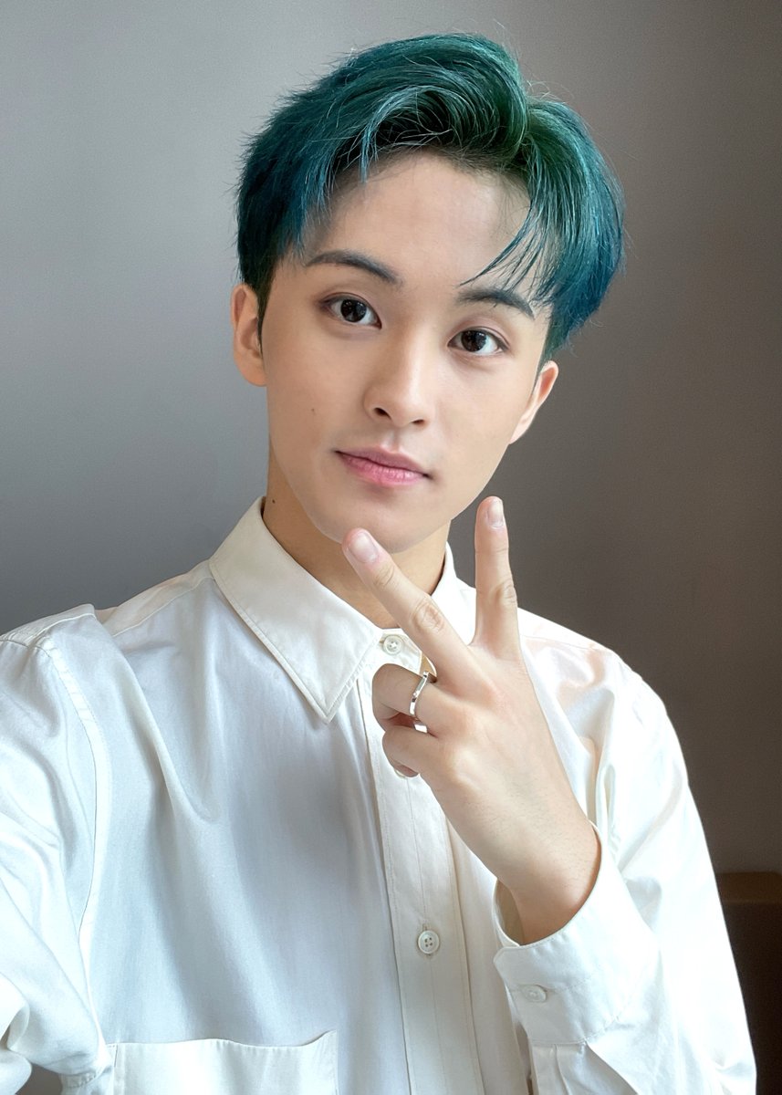 SMTOWN_USA's tweet photo. Like I said, you guys are making all of this possible. I truly mean it. Thank you for being such a strong example of support. We promise to work harder and that we won’t let you guys down!! Let’s keep goinggg 💚

#NCT127 #Sticker #NCT127_Sticker
#Billboard200 #StickerBB200_No3 https://t.co/DdeQx8MvUP