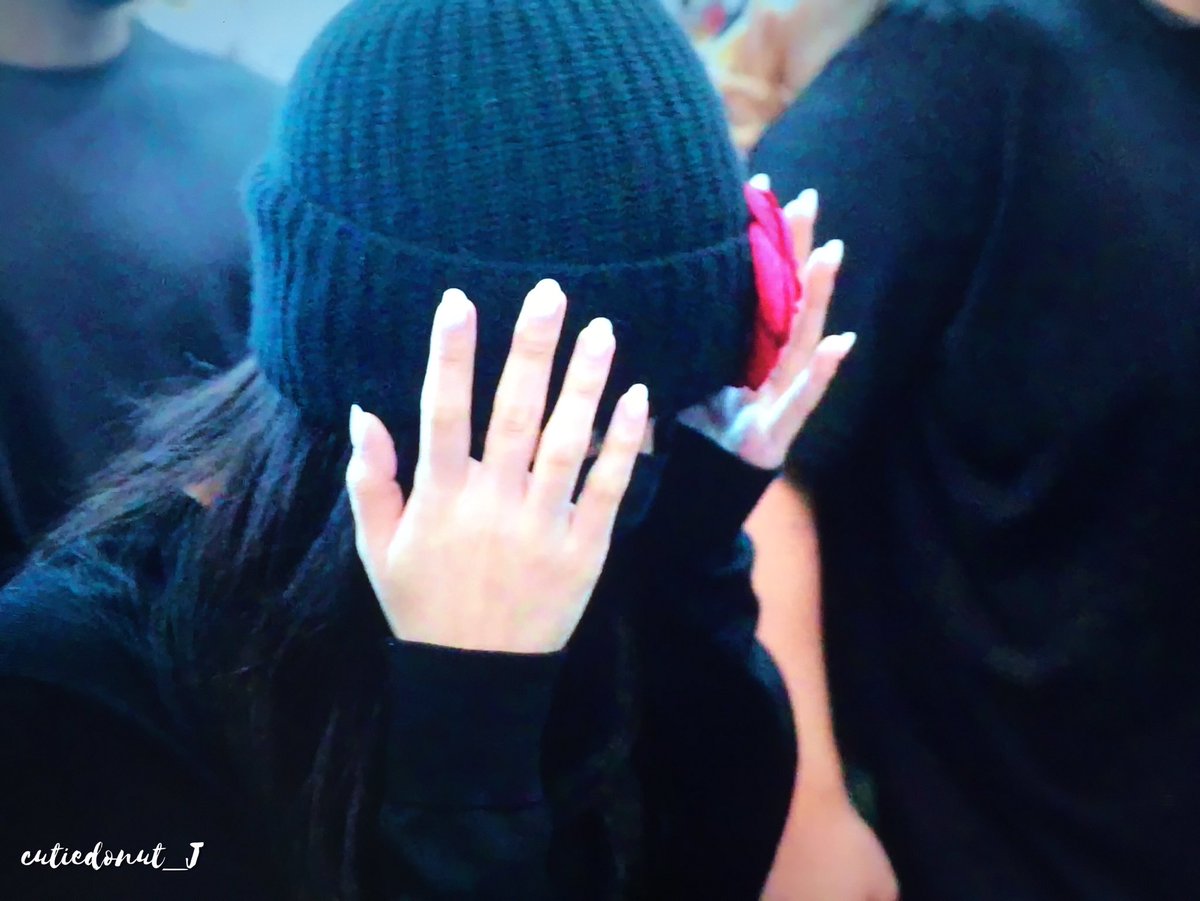 cutiedonut_JENNIE tweet media
