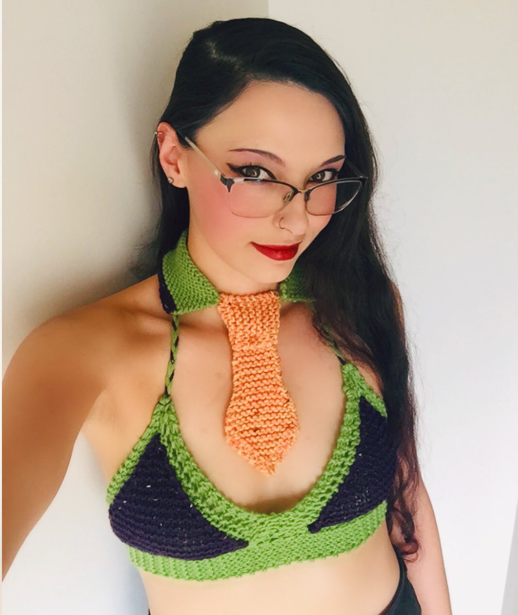 mal_mistress's tweet photo. Going live now on #twitch in my first attempt at a Martha Wayne Jokeress themed “costume” 🤡
#flashpointparadox #joker #cosplay #cosplaysexy #cosplayer  #jokercostume #jokercosplay #marthawayne #marthawaynejoker #marthawaynecosplay #thejoker #twitchstreamer #twitchaffiliate https://t.co/B3OUMiW9Sj