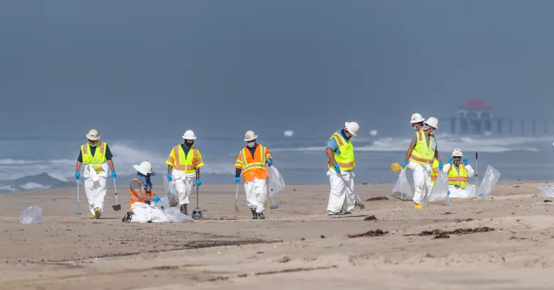 Crews continue working to contain an oil spill which has fouled the water and coastline in Huntington Beach and Newport Beach and has drifted south as far as Laguna Beach and Dana Point.

PHOTOS: bit.ly/3AapsIe