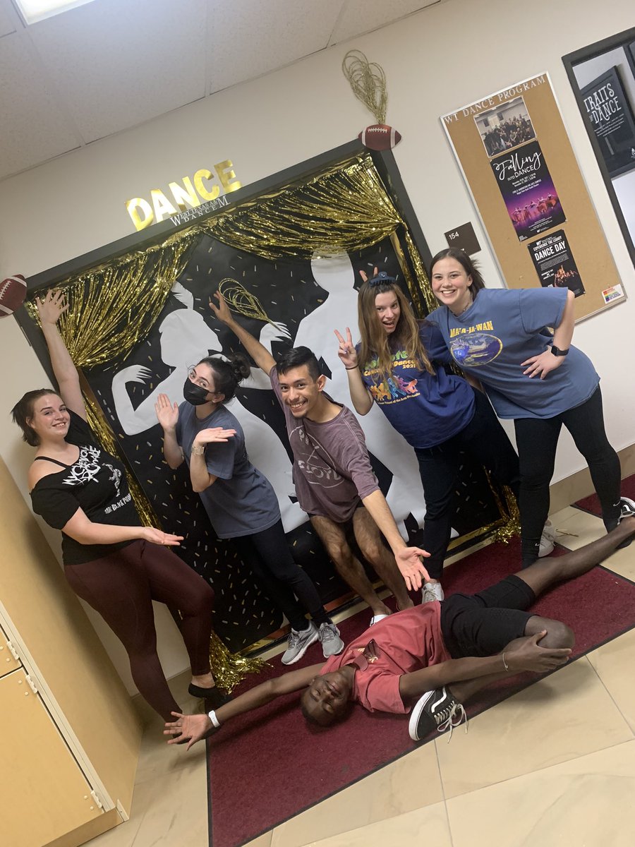 wtamudance's tweet photo. โญ๏ธHomecoming Week 2021โญ๏ธ
This year the Dance Program participated in the Door Decorating Contest! Make sure you come by Studio 154 to check it out!
Thank you to the students who volunteered to help๐คฉ #buffsohard #wthomecoming2021 #roaringgoodtime #homecomingweek #wtdanceprogram https://t.co/OUkBmGWTLL