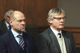 WistfulCass's tweet photo. Glued to #ManHuntTheNightStalker, starring Martin Clunes. It seems ex SIO head of #Minstead, @ColinSutton, was a rare genius, with integrity in #MetPolice
He should be asked to run #PoliceReview instead of Cressida Dick. Analytical & thoughtful
#TheRealManhunt fascinating https://t.co/TqzNbC6bGa