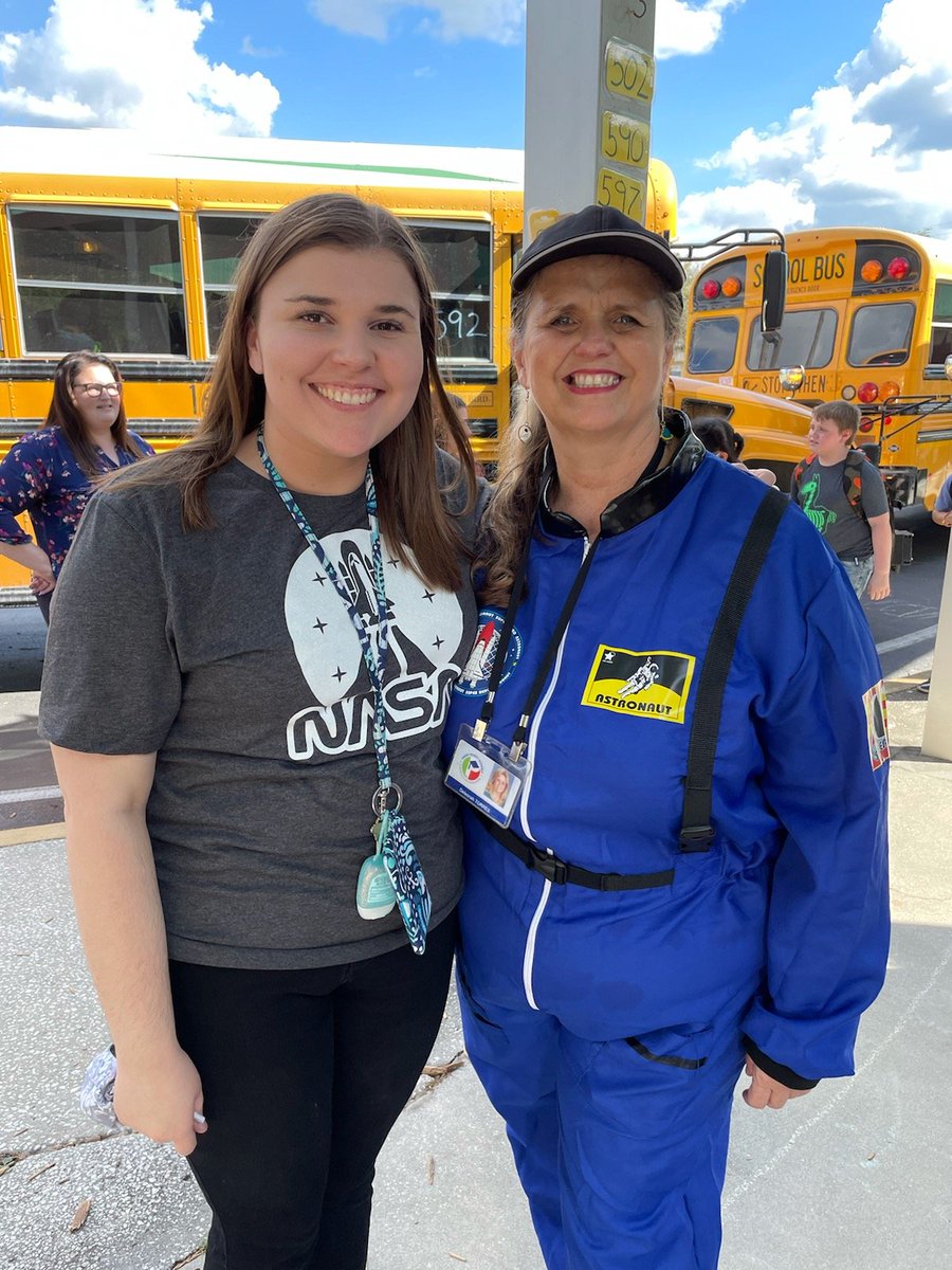 DebbieTorres69's tweet photo. Celebrating Super Hero Science Week! Today we learned about space explorers and kindergarten experimented with Gobstoppers in the lab! #SciencePasco #ScienceSuperheroes https://t.co/bSFujNEgzx