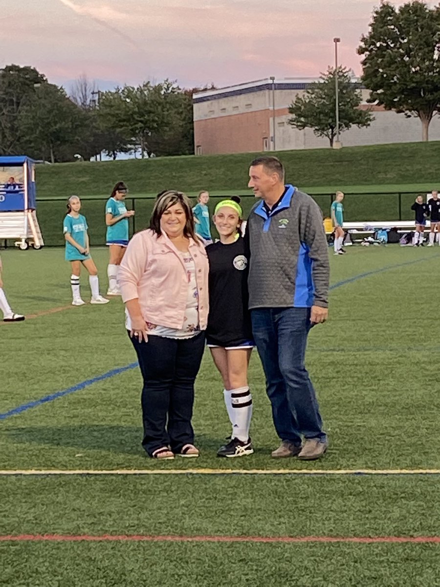 CocalicoSports's tweet photo. Tonight we recognize our Cocalico Senior Field Hockey players. Thank you for the memories. Best of luck in your future endeavors
-Aubrey Haldeman
-Carolina Christy
-Eliana Quirk
-Bethany Herr 

(1 of 2) https://t.co/ECnUwjDJub