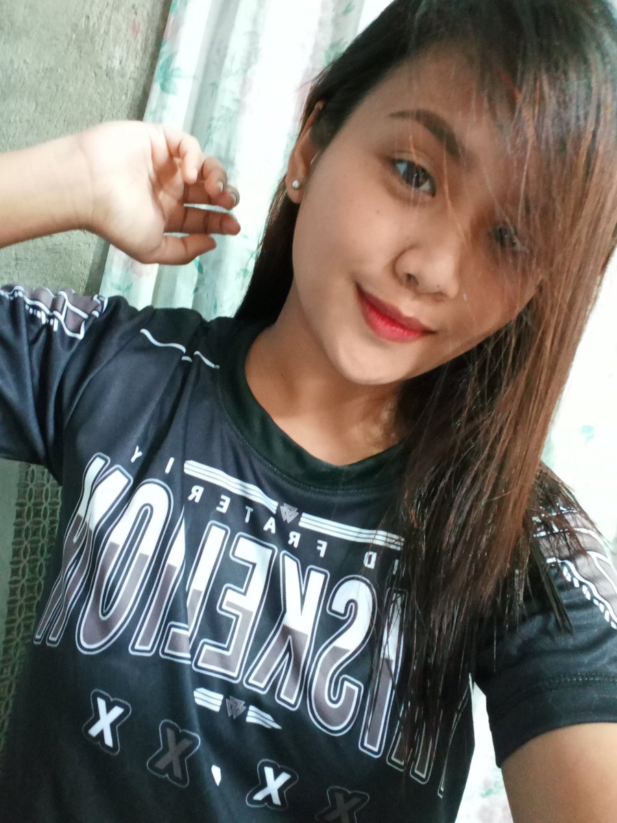 Bbychvz's tweet photo. Eeey! Another Fs from my fellas! Thankyou! Salute! #TauGammaSigma https://t.co/xPD9tfs23n