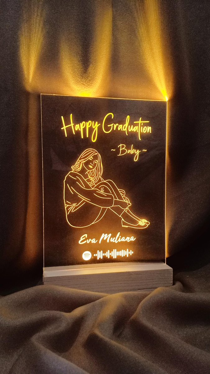 kintandamara's tweet photo. Buat yang bingung cari kado, nih solusi nya☺️ Akrilik Lamp gift yg unik bgt dan pastinya anti mainstream, dijamin doi suka 💛 #kado #kadounik #kadomurah #kadomalang #hampersmalang #kadoakrilik #akrilikgift #akrilikart #customkado #customakrilik https://t.co/7stJYUZGw1
