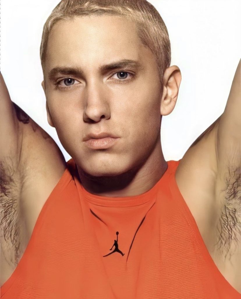 елизавета романовская лысая блондинка. стрижка под ноль мужская. люк госс 2020. эминем лысый лысый. лысый блондин.