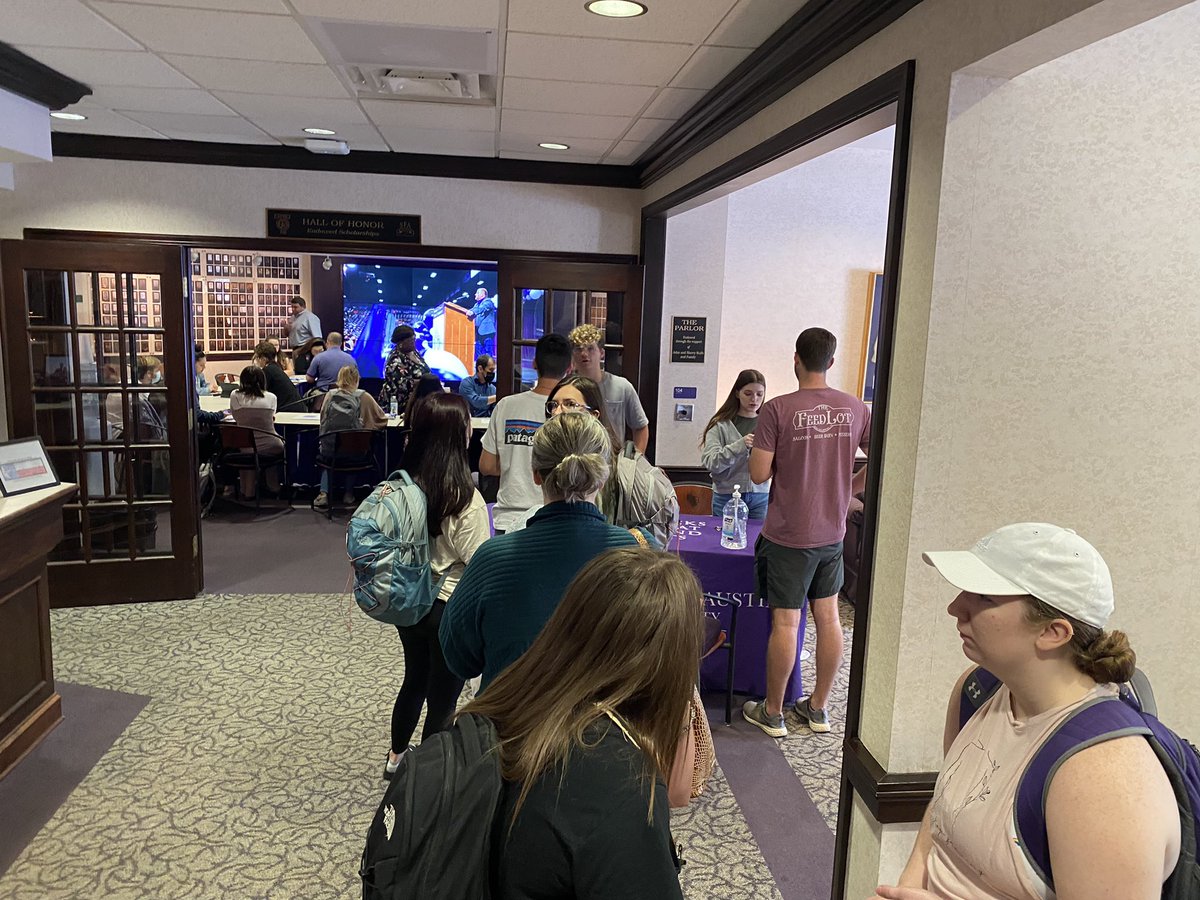 sfa_alumni's tweet photo. We had a blast seeing you today at the first day of #RingWeek! Weβll be back at it tomorrow at 9 a.m. at the Pearman Alumni Center.
See you soon!
#LumberjackPride https://t.co/UwHWjJ8n1p