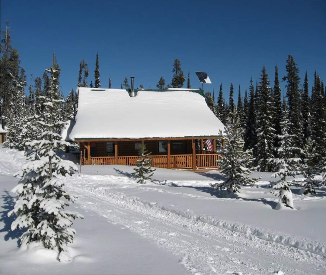 We are looking for winter recreation enthusiasts to volunteer at the Gordon Reese Cabin located at the Chief Joseph Cross Country Ski area this winter. To volunteer at the Gordon Reese Cabin, call the Wisdom Ranger District office at (406) 689-3371 beginning Monday, November 1.