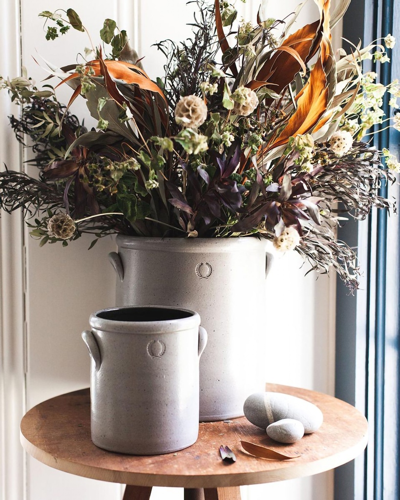 Didriks190's tweet image. Have you seen the new Agrarian crocks? Not only great for kitchen storage, but also as a vase for dried, freshly cut, or planted flowers!

Shop now: l8r.it/459z
.
.
.

#localroot #farmhousepottery #ceramics #farmhouse #countryman #madeinvermont #handmade #heirloom