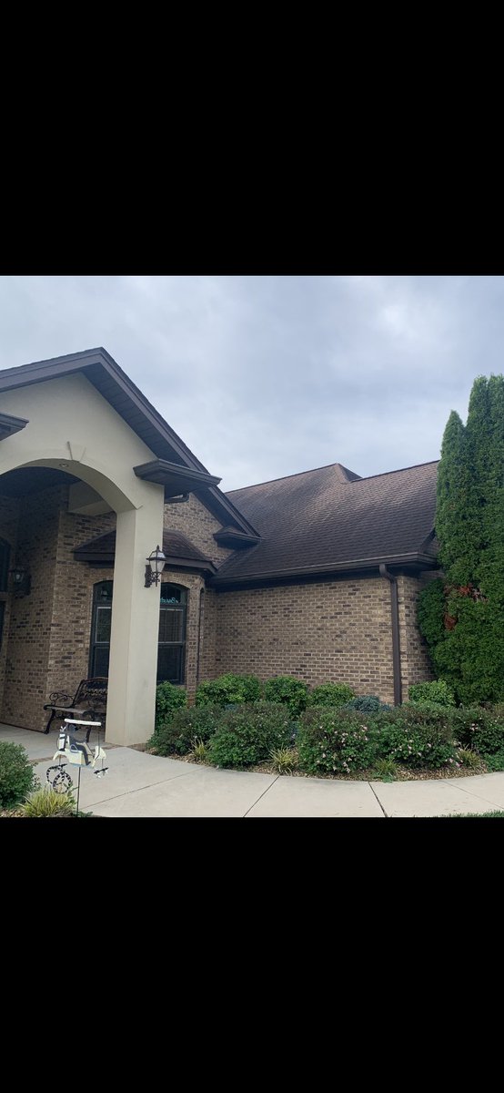 PatKey88558335's tweet image. Can you remember the last time you had your roof properly treated? If the answer is no, then your roof is more than likely suffering from bacteria growth that spreads all over! We can make sure all organic matter is killed off and cleaned! #swipetoclean #roofcleaning #roofwashing